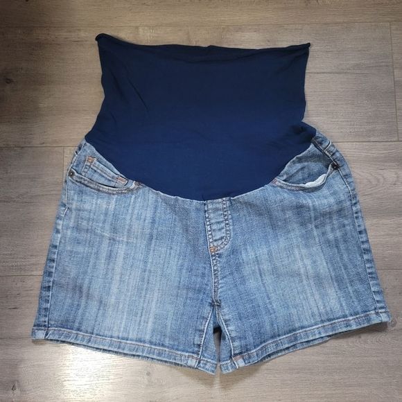 Bundle maternity shorts size medium - Picture 4 of 8
